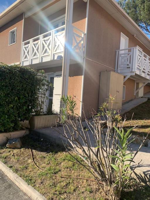 Jolie Dans Avec Piscine Apartment