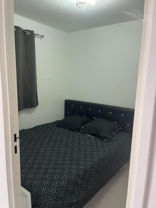 Jolie Dans Avec Piscine Apartment *