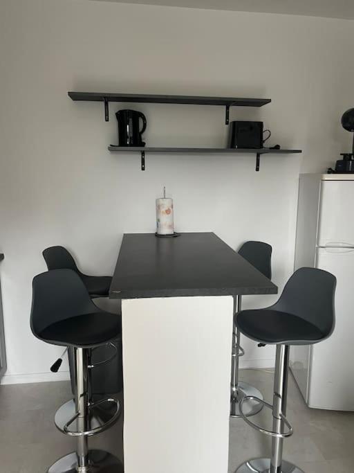 Appartement Jolie Dans Avec Piscine *