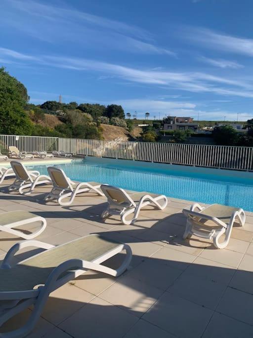 Jolie Dans Avec Piscine Carnoux-en-Provence